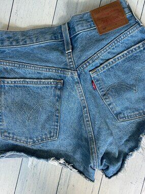2026 levi's premium button fly shorts from the buckle size 25